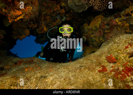 Femme diver à nager à Cozumel mexique Banque D'Images