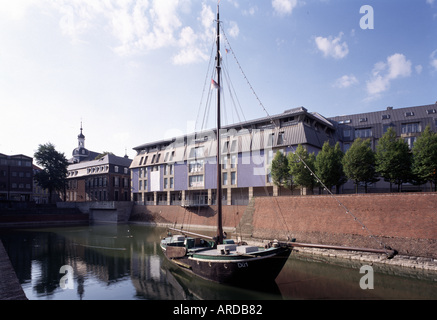 Düsseldorf, Alter Hafen, Mit Filmmuseum Banque D'Images