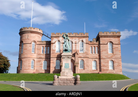 Monument à l'héroïne écossaise Flora MacDonald au château d'Inverness, en Écosse. XPL 3532-344 Banque D'Images