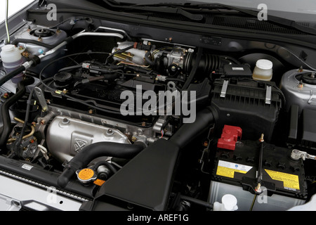 2006 Mitsubishi Lancer ES en argent - Moteur Banque D'Images