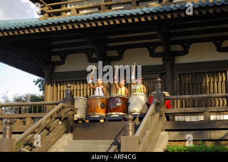 Kodo drummers au pavillon japonais dans Epcot à Walt Disney World en Floride USA Banque D'Images