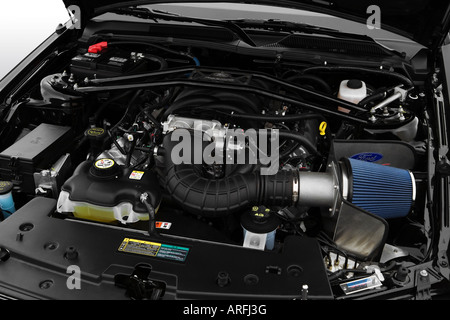 2007 Ford Shelby GT en noir - le moteur Banque D'Images