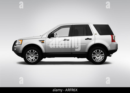 2008 Land Rover LR2 SE en argent - Pilotes Portrait Banque D'Images