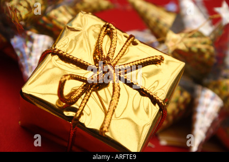 Cadeau de Noël d'or Banque D'Images