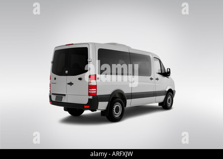 2007 Dodge Sprinter 2500 en argent - vue d'angle arrière Banque D'Images