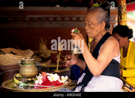 Bali Ubud Indonésie mariage épouser priestess mariage Banque D'Images