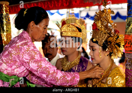 Bali Ubud Indonésie mariage épouser priestess mariage Banque D'Images