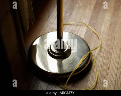 Close-up of support de lampe et plancher de bois Banque D'Images