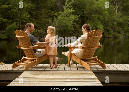 Famille sur quai Banque D'Images