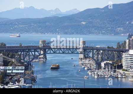 Pont de la rue Burrard et False Creek, Vancouver, British Columbia, Canada Banque D'Images