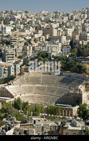 Le Théâtre Romain et des maisons, de la Citadelle, Amman, Royaume hachémite de Jordanie, Moyen-Orient. DSC 5418 Banque D'Images