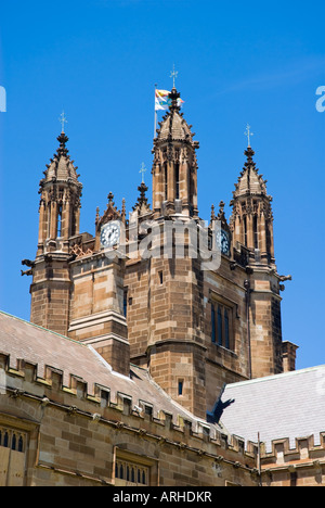 Tour de l'Université de Sydney bâtiment principal, au-dessus de l'entrée principale, Sydney, Australie. Banque D'Images