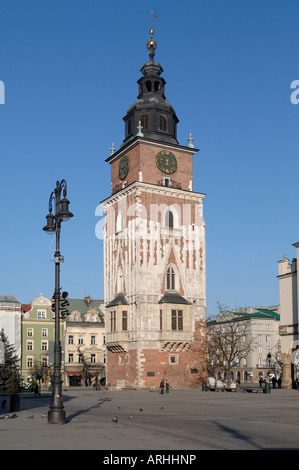 Tour de l'Hôtel de ville place principale Rynek Glowny Krakow Banque D'Images