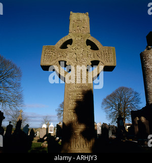 Croix de Muiredach une roue contre la tête de la 10e siècle à Monasterboice Banque D'Images