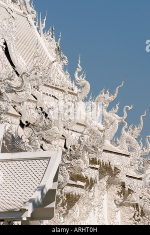 Un nouveau temple bouddhique Wat Rong Khun Chiang Rai dans le Nord de la Thaïlande Banque D'Images