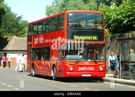 Cambridge University Town Park & Ride à la gare routière des bus reliant les parkings périphériques avec centre ville pour réduire la congestion Banque D'Images