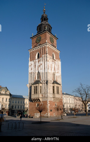 Tour de l'Hôtel de ville place principale Rynek Glowny Krakow Banque D'Images