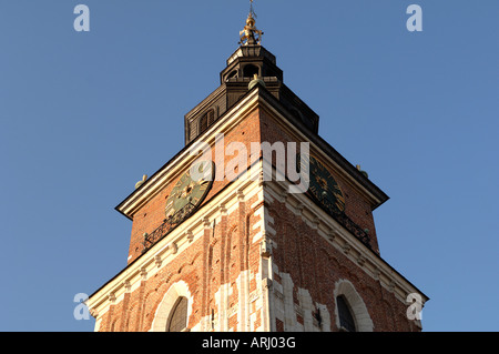 Tour de l'Hôtel de ville place principale Rynek Glowny Krakow Banque D'Images