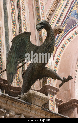 Statue, Gargouille, Cathédrale d'Orvieto, Ombrie, Italie. Banque D'Images