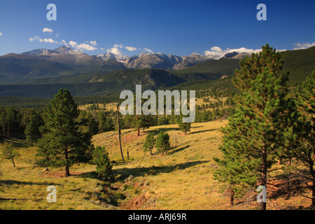 Voir de longs Peak de Trail Ridge Road, Rocky Mountain National Park, Estes Park, Colorado, USA Banque D'Images