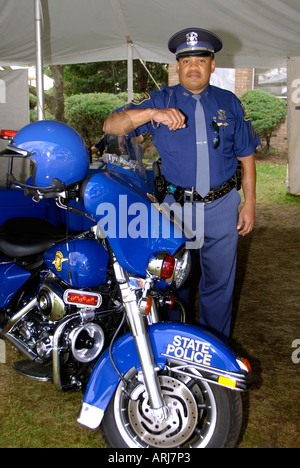 Michigan State Police policier à moto participer avec juste de l'État du Michigan s'est tenue à Detroit Michigan MI Banque D'Images