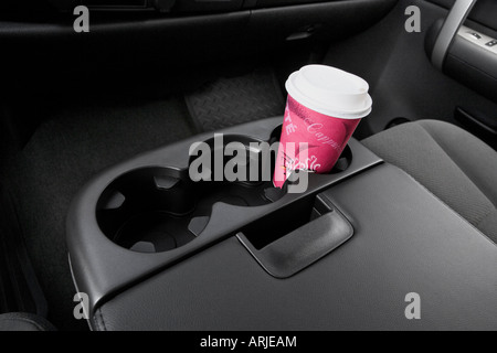 2008 Chevrolet Silverado 1500 LT1 en rouge - Support de tasse avec Prop Banque D'Images