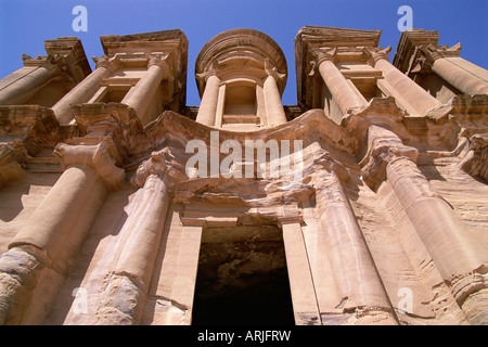 (Ad Dayr El Deir), le monastère, datant de l'époque nabatéenne, Petra, Site du patrimoine mondial de l'UNESCO, la Jordanie, Moyen-Orient Banque D'Images