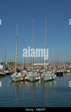 Voiliers amarrés dans le port de North Berwick East Lothian en Écosse Banque D'Images