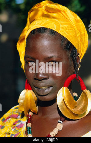 Jeune femme tribu Peul, Djenné, Mali, Afrique Banque D'Images