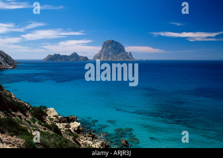 L'îlot rocheux de Es Vedra, près de Sant Antoni, Ibiza, Baléares, Espagne, Méditerranée, Europe Banque D'Images