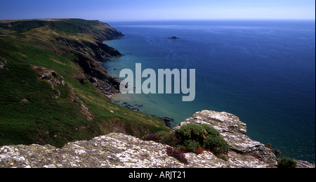 À la sud-est vers Cathole falaise sur la côte sud-ouest à Bolberry chemin vers le bas, dans le sud du Devon Banque D'Images