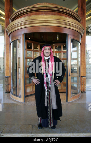 JOR, JORDANIE, Amman : Le Royal Hotel , Portier. Banque D'Images