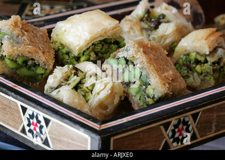 JOR, JORDANIE, Amman : douceurs typiquement arabe, pistache, allmonds wraped en feuilleté Banque D'Images