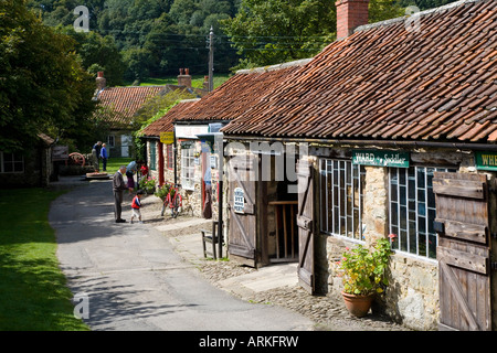 La Rue du Village, Ryedale Folk Museum Hutton le Hole North Yorkshire Moors National Park Banque D'Images