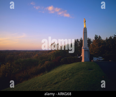 Statue du Prophète Moroni sur le sommet de la colline Cumorah près de Palmyra, dans le Nord de l'État de New York Banque D'Images