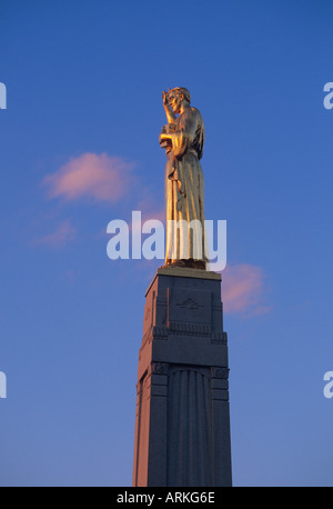 Statue de la Mormon prophète Moroni debout sur le sommet de la colline Cumorah dans l'État de New York Banque D'Images