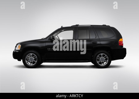 2008 GMC Envoy Denali en noir - Pilotes Portrait Banque D'Images