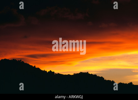 Île et Ciel, coucher du soleil Banque D'Images