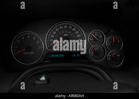 2008 GMC Envoy Denali en noir - Compteur/compte-tours Banque D'Images