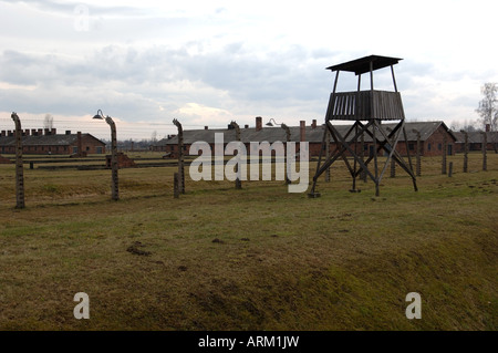 Tour de garde donnant sur Auschwitz camp Birkenhau Banque D'Images