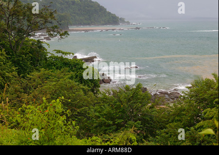 La côte juste au sud de Dominical Costa Rica Banque D'Images