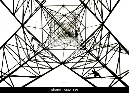 Une antenne GRÉEUR DÉMANTÈLE LA DERNIÈRE ANTENNE DE LA BBC À DAVENTRY NORTHANTS LA MATRICE EST ESSENTIEL PENDANT LA DEUXIÈME GUERRE MONDIALE PAR JOHN ROBERTSON PIC Banque D'Images