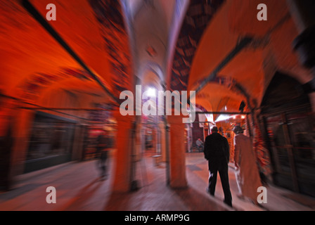 ISTANBUL, TURQUIE. Passage voûté dans la partie ancienne du Grand Bazar (Kapali Carsi). L'année 2007. Banque D'Images