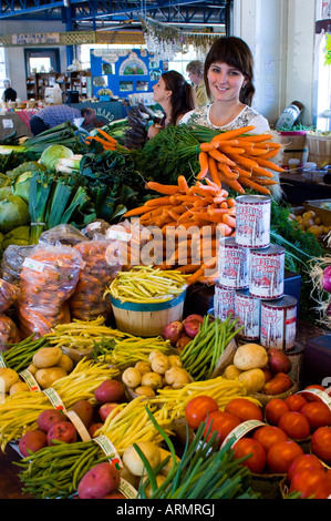 Produire et de sirop d'afficher dans le marché, la ville de Québec, Québec, Canada. Banque D'Images