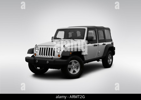 2008 Jeep Wrangler Unlimited Rubicon en argent - angle de vue avant Banque D'Images