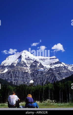 Le mont Robson, 3954 M, plus haut sommet des Rocheuses canadiennes, de la Colombie-Britannique, Canada. Banque D'Images