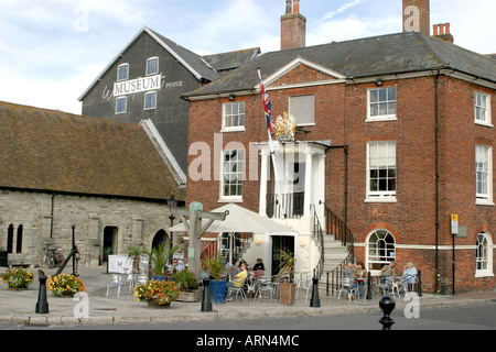 L'Ancienne Douane à Poole, maintenant un café-bar. Banque D'Images