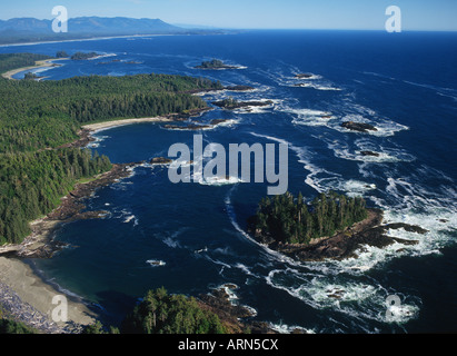 Vue aérienne de plages Radar, parc national Pacific Rim, l'île de Vancouver, Colombie-Britannique, Canada. Banque D'Images