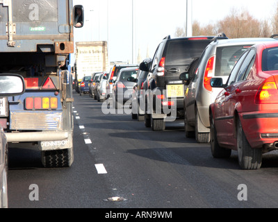 Embouteillage sur l'autoroute menant à Belfast en Irlande du Nord UK Banque D'Images
