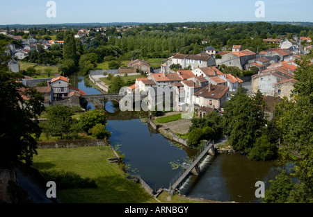 Quartier Saint Paul à Parthenay, France Banque D'Images